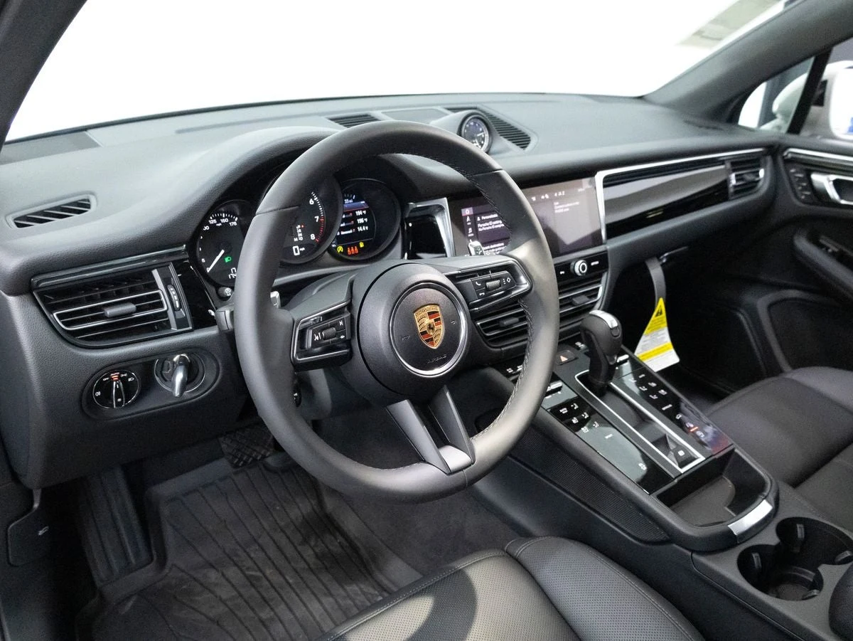 2026 Porsche Macan (95B), 4/20