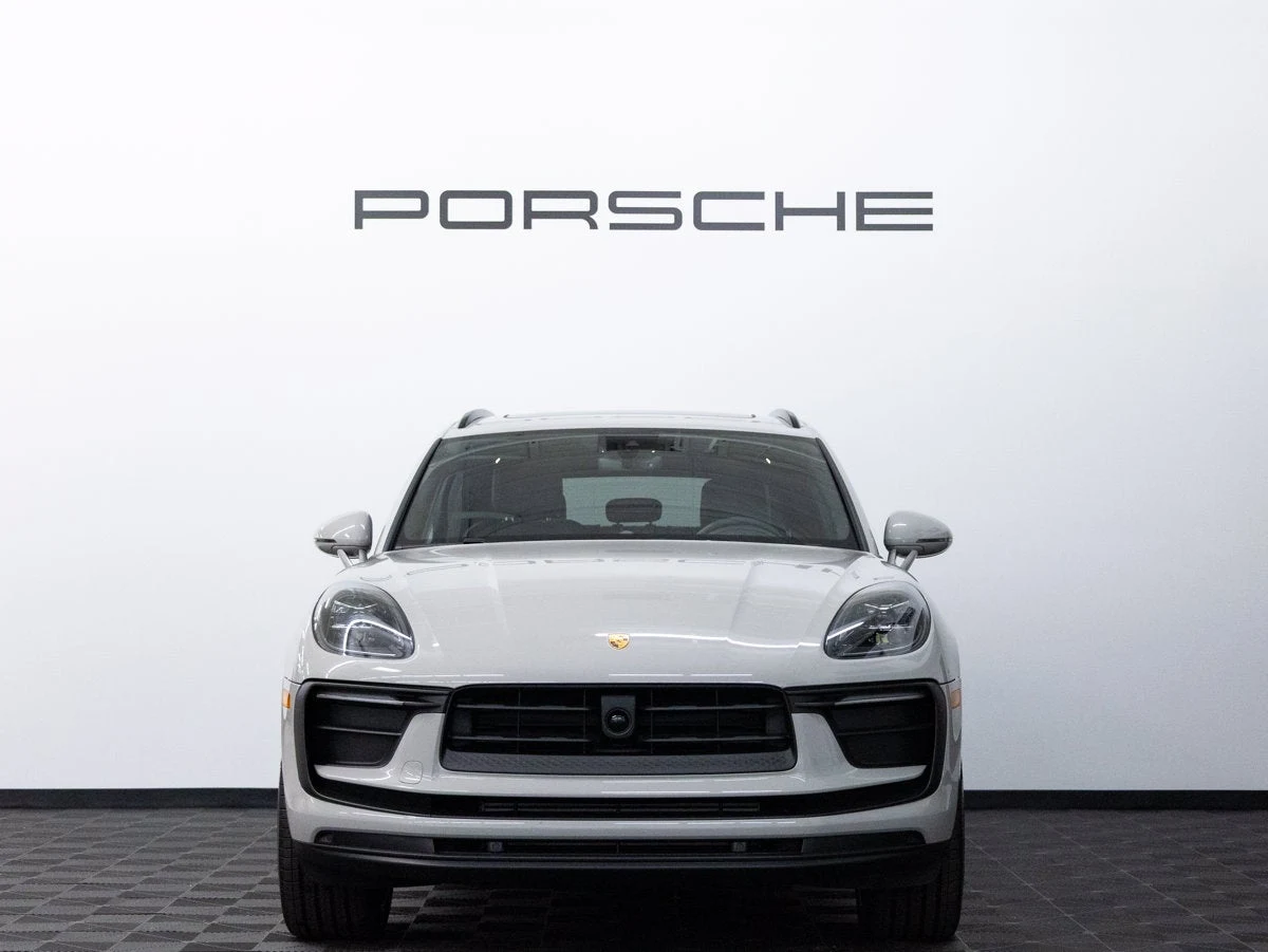 2026 Porsche Macan (95B), 10/20