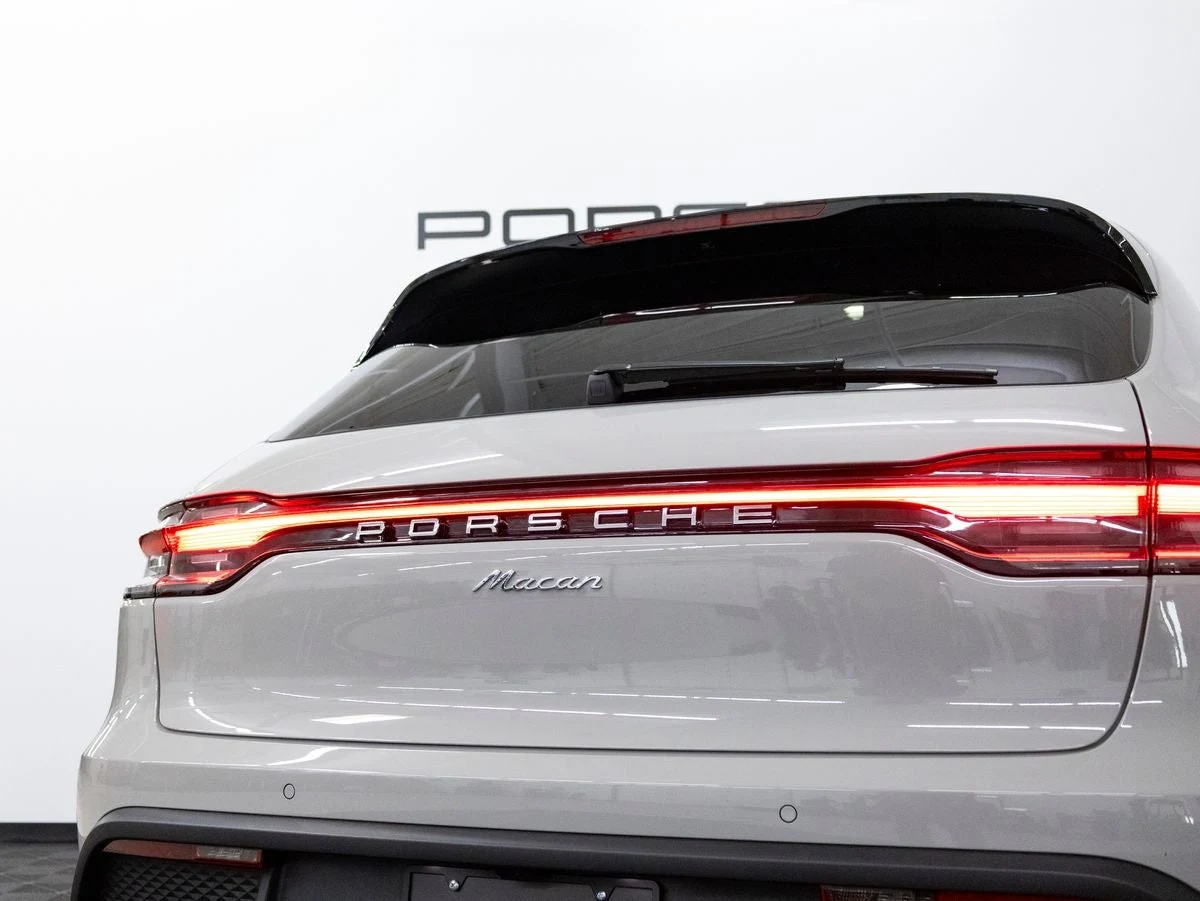 2026 Porsche Macan (95B), 12/20