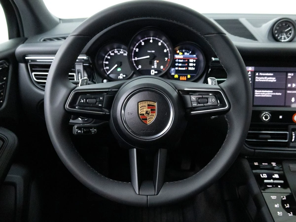 2026 Porsche Macan (95B), 18/20