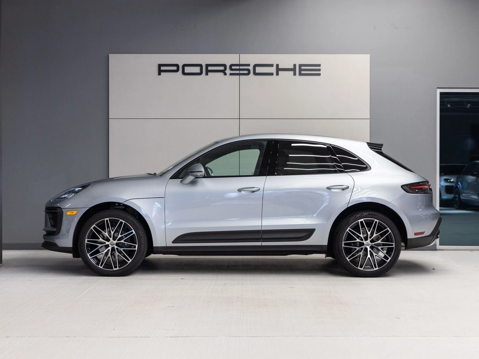2026 Porsche Macan (95B), 2/20