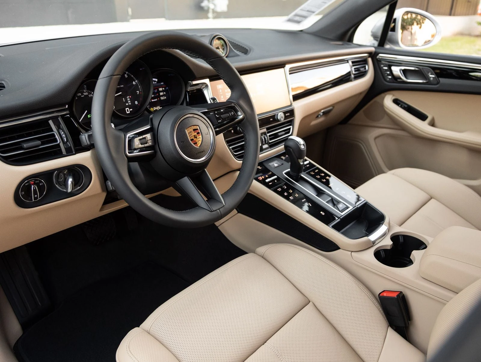 2026 Porsche Macan (95B), 4/20