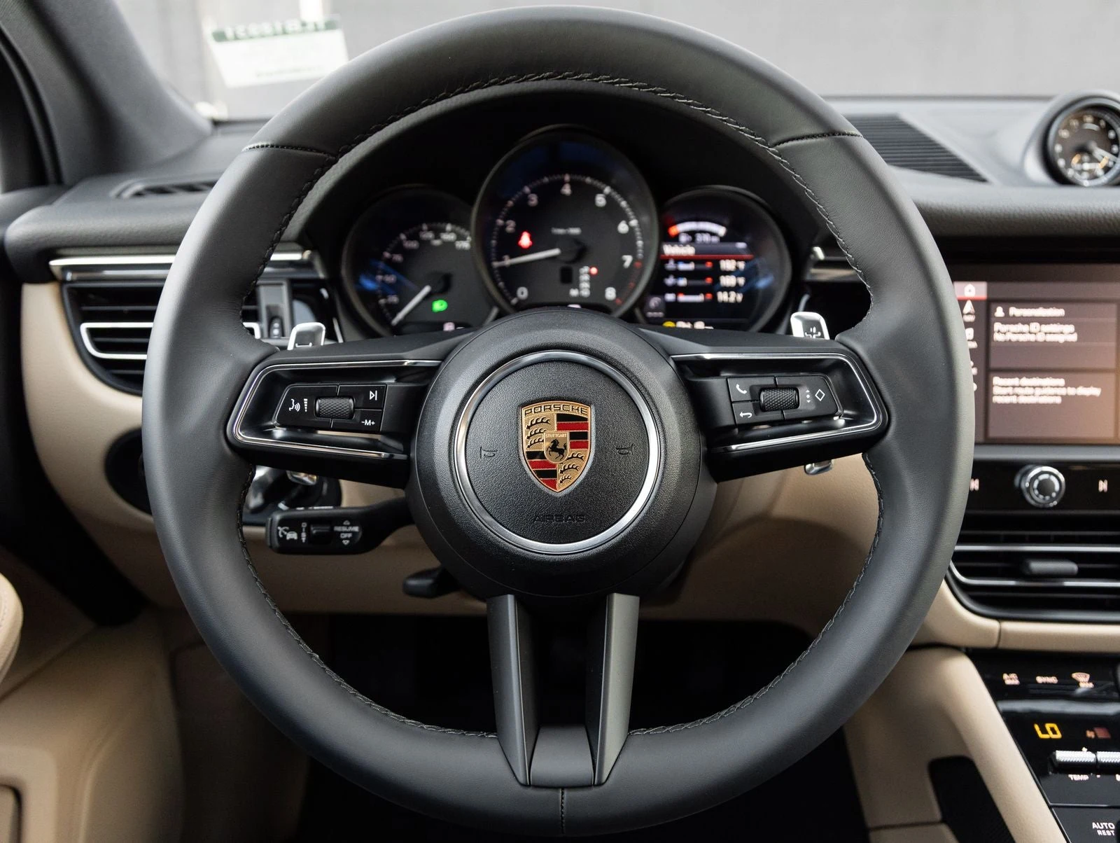 2026 Porsche Macan (95B), 13/20