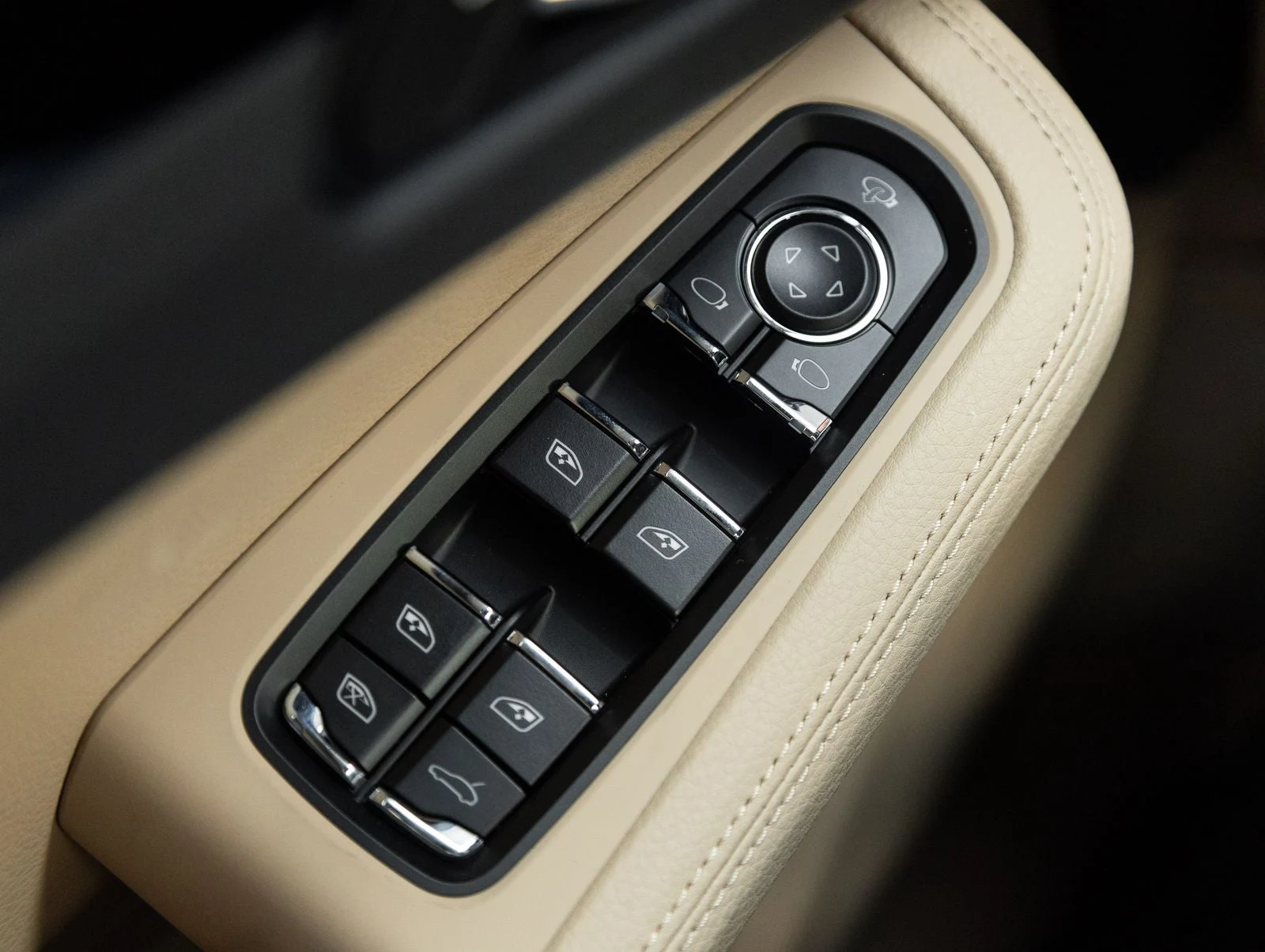 2026 Porsche Macan (95B), 19/20