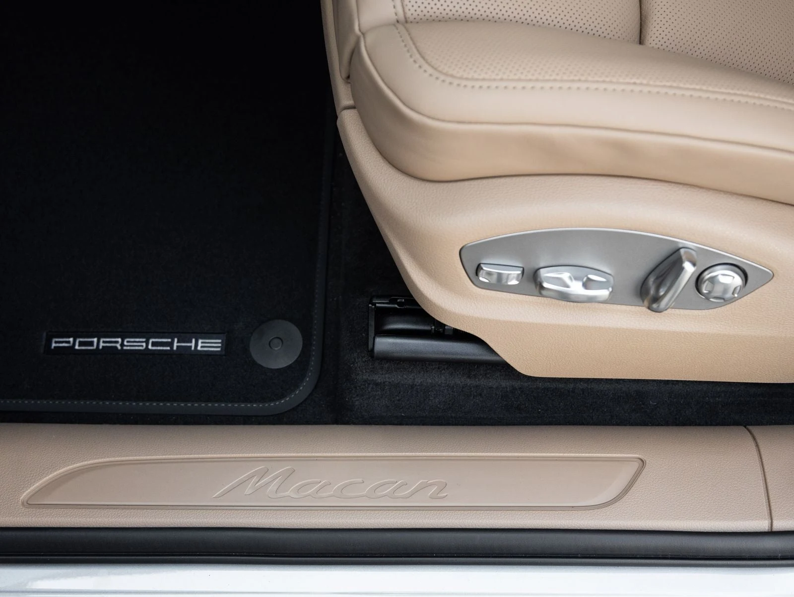 2026 Porsche Macan (95B), 20/20