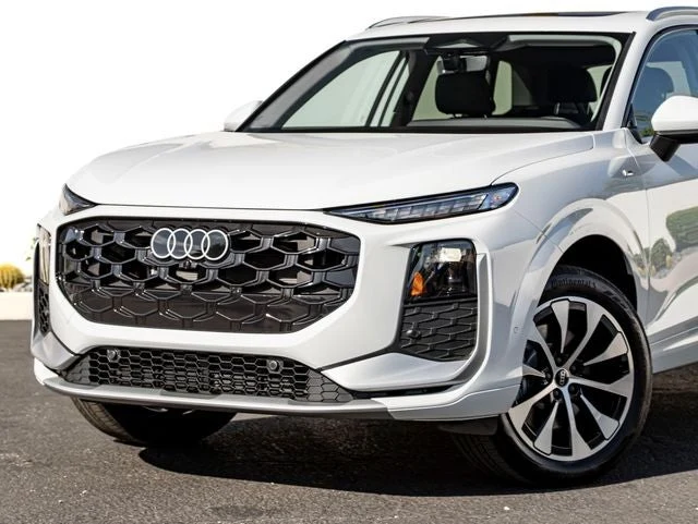 2026 Audi Q3 S line quattro (FJ), 2/20