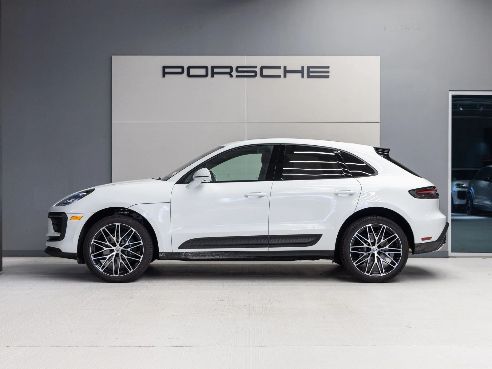 2026 Porsche Macan (95B), 2/20