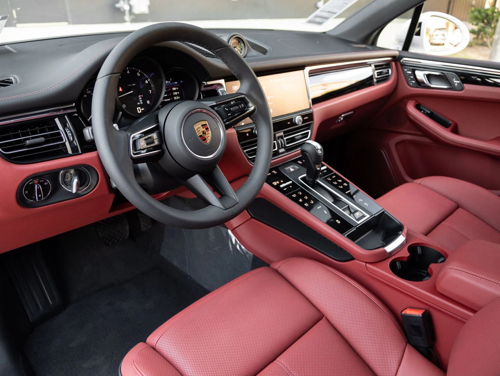 2026 Porsche Macan (95B), 4/20