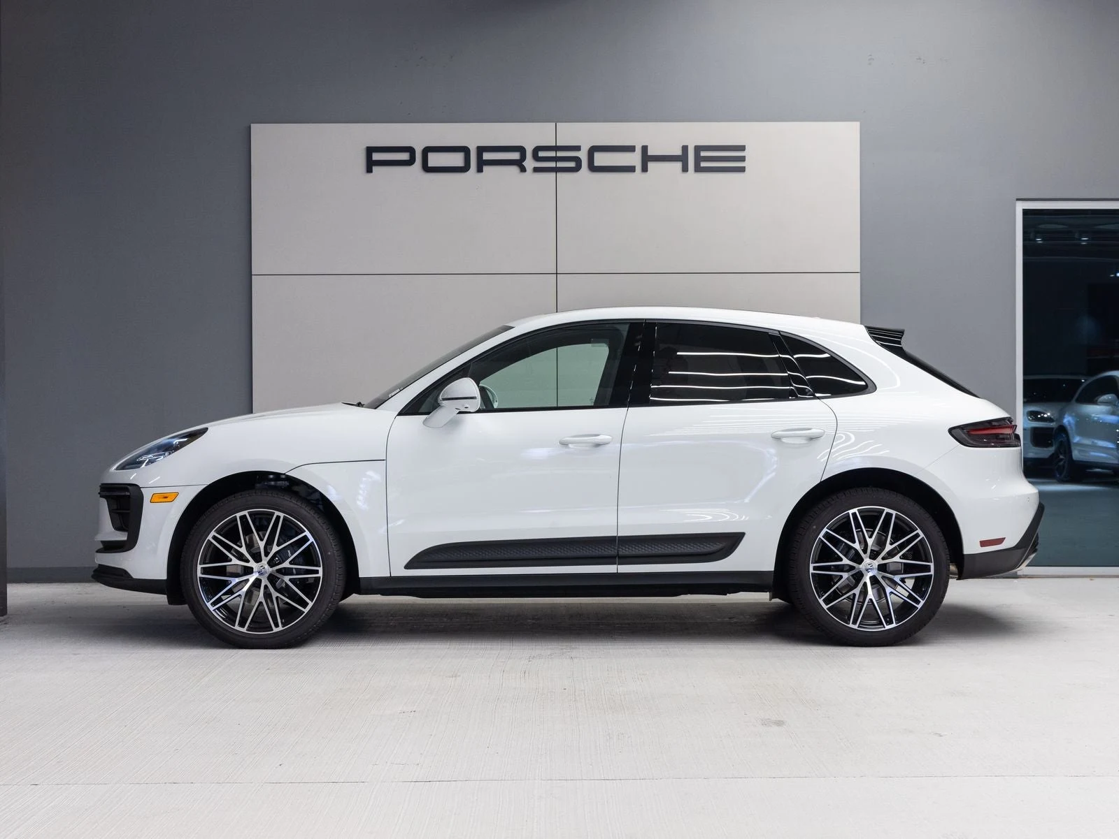 2026 Porsche Macan (95B), 2/20