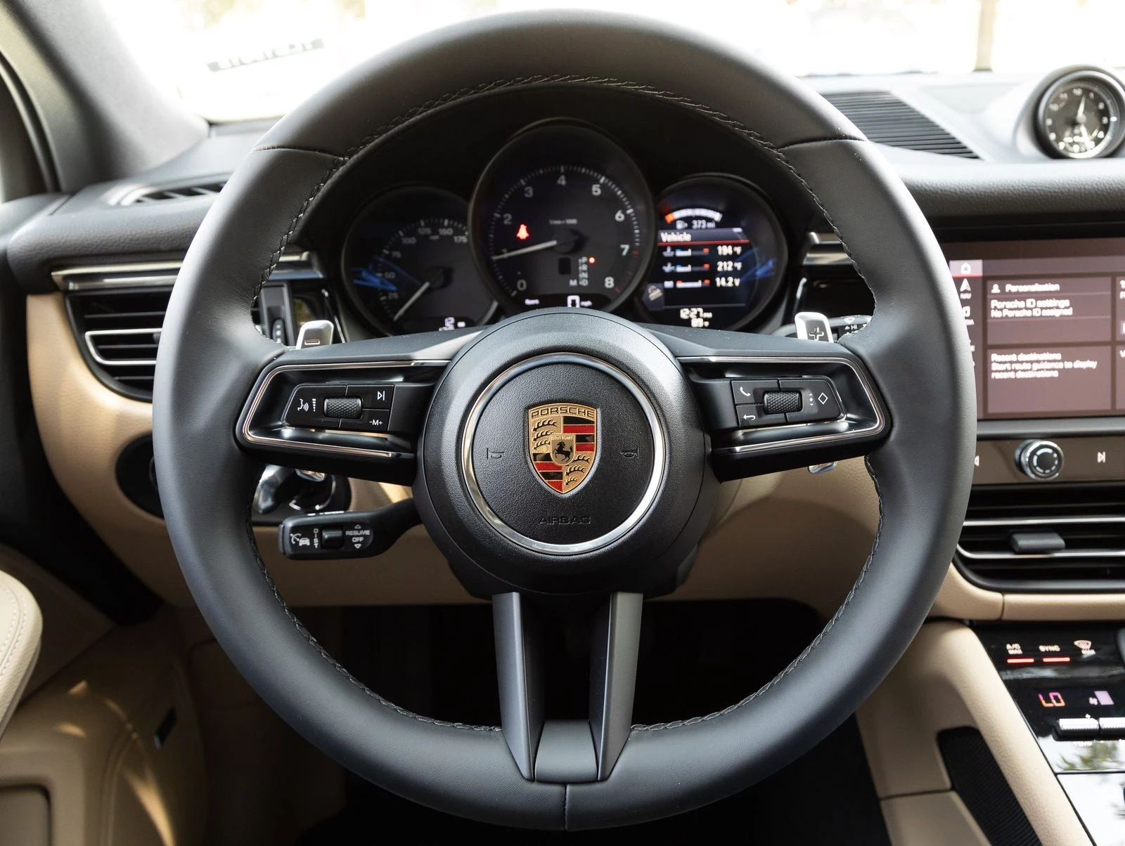 2026 Porsche Macan (95B), 13/20