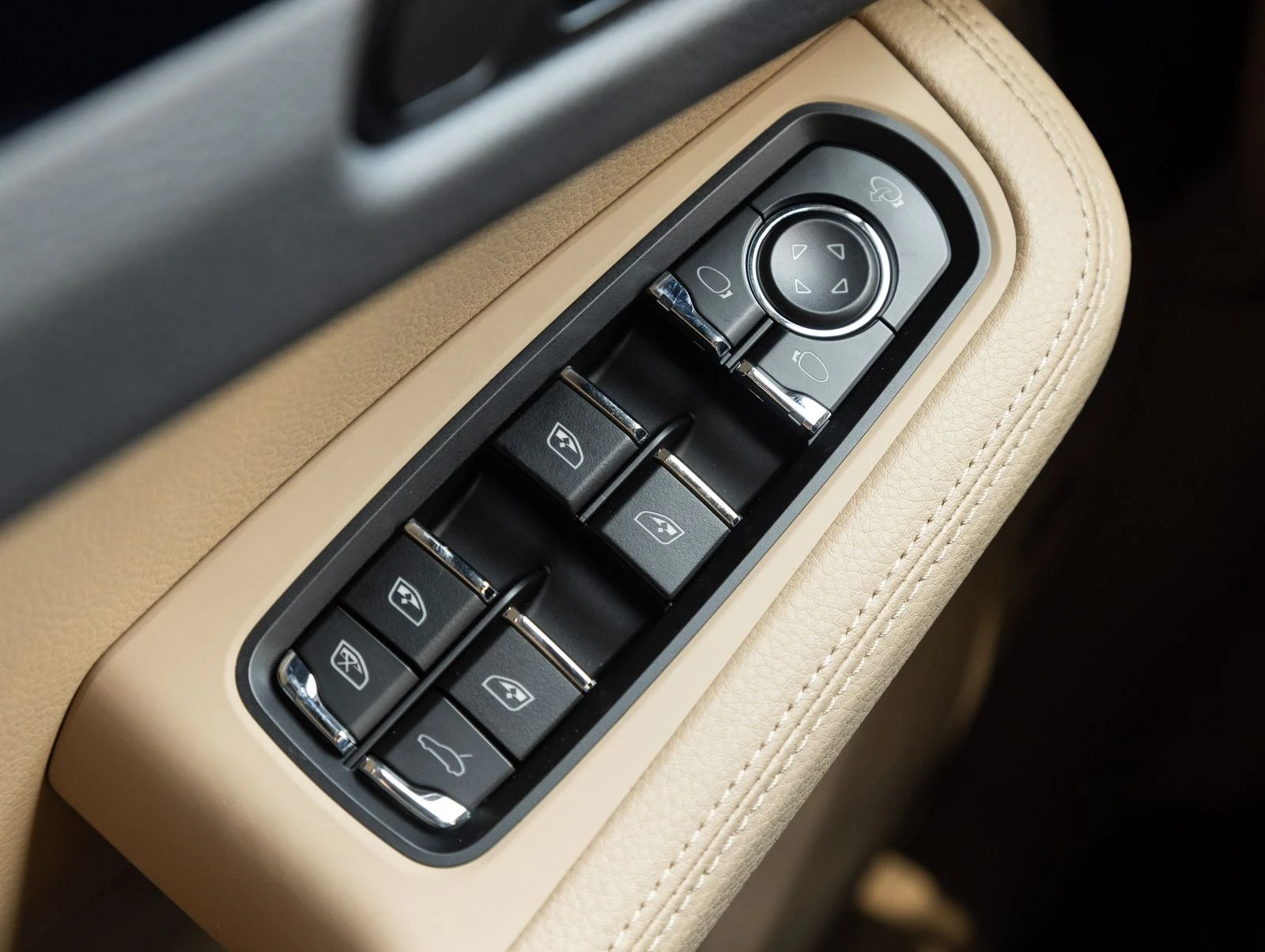 2026 Porsche Macan (95B), 19/20