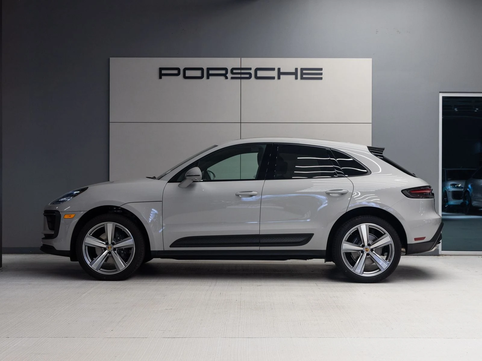 2026 Porsche Macan (95B), 2/20