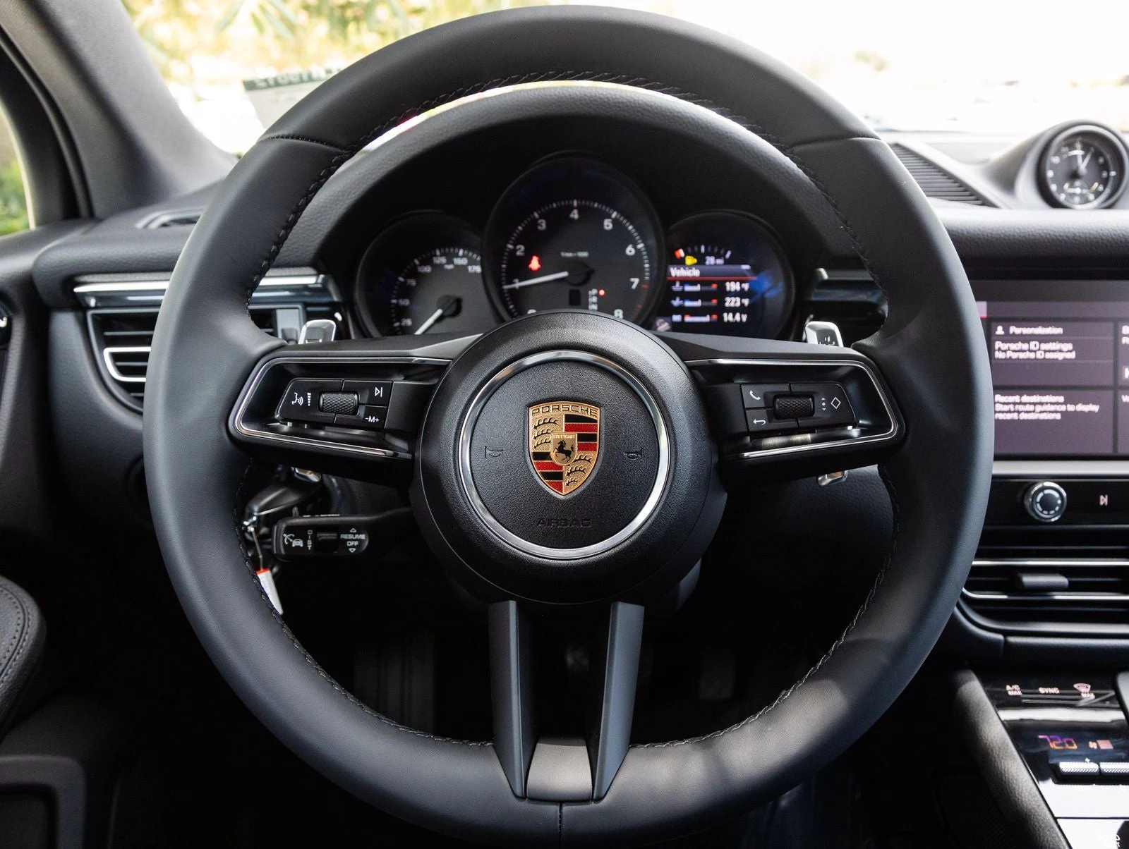 2026 Porsche Macan (95B), 13/20