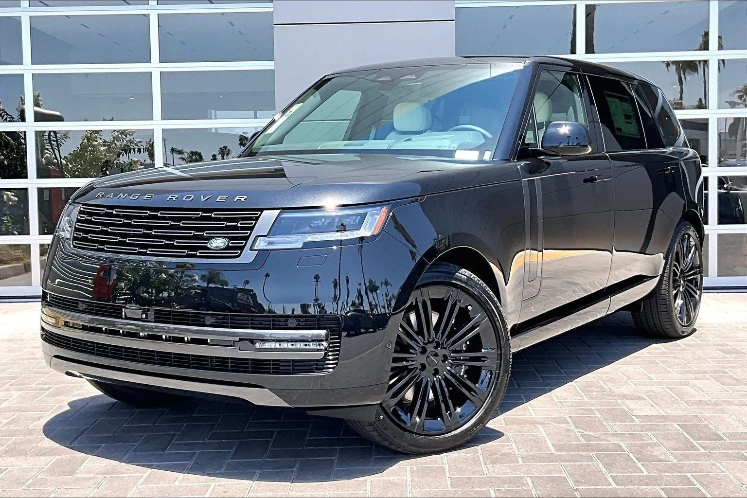 Land Rover Range Rover SE LWB (L460) · Santorini Black · Indigo Auto Group