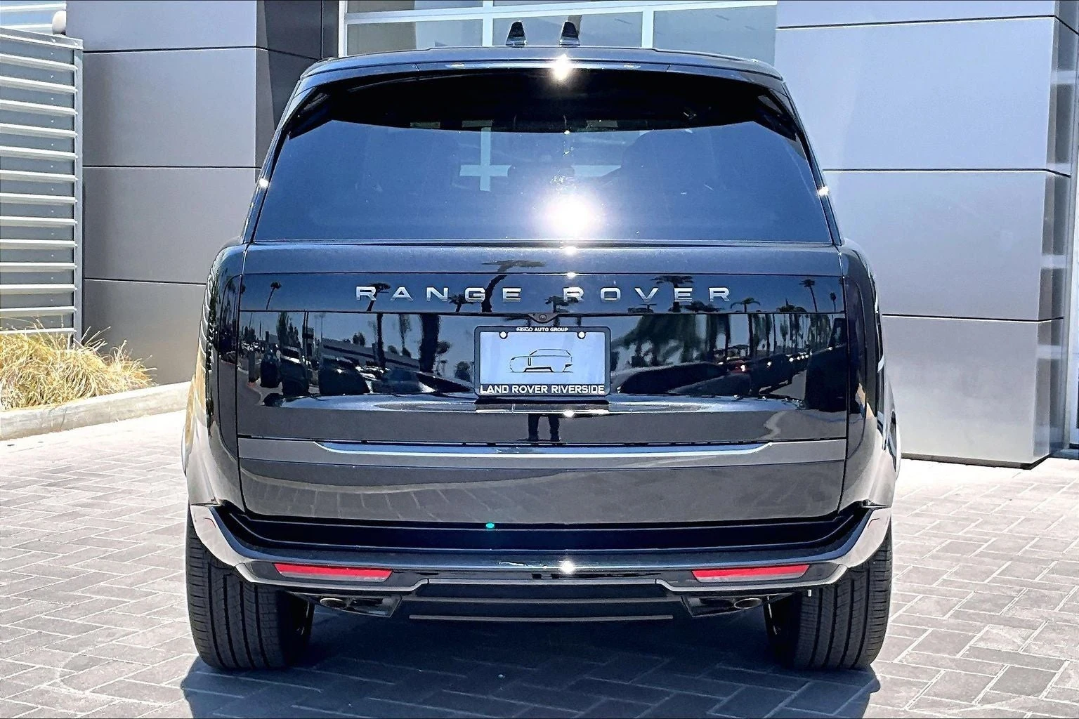 2026 Land Rover Range Rover SE LWB (L460), 4/15