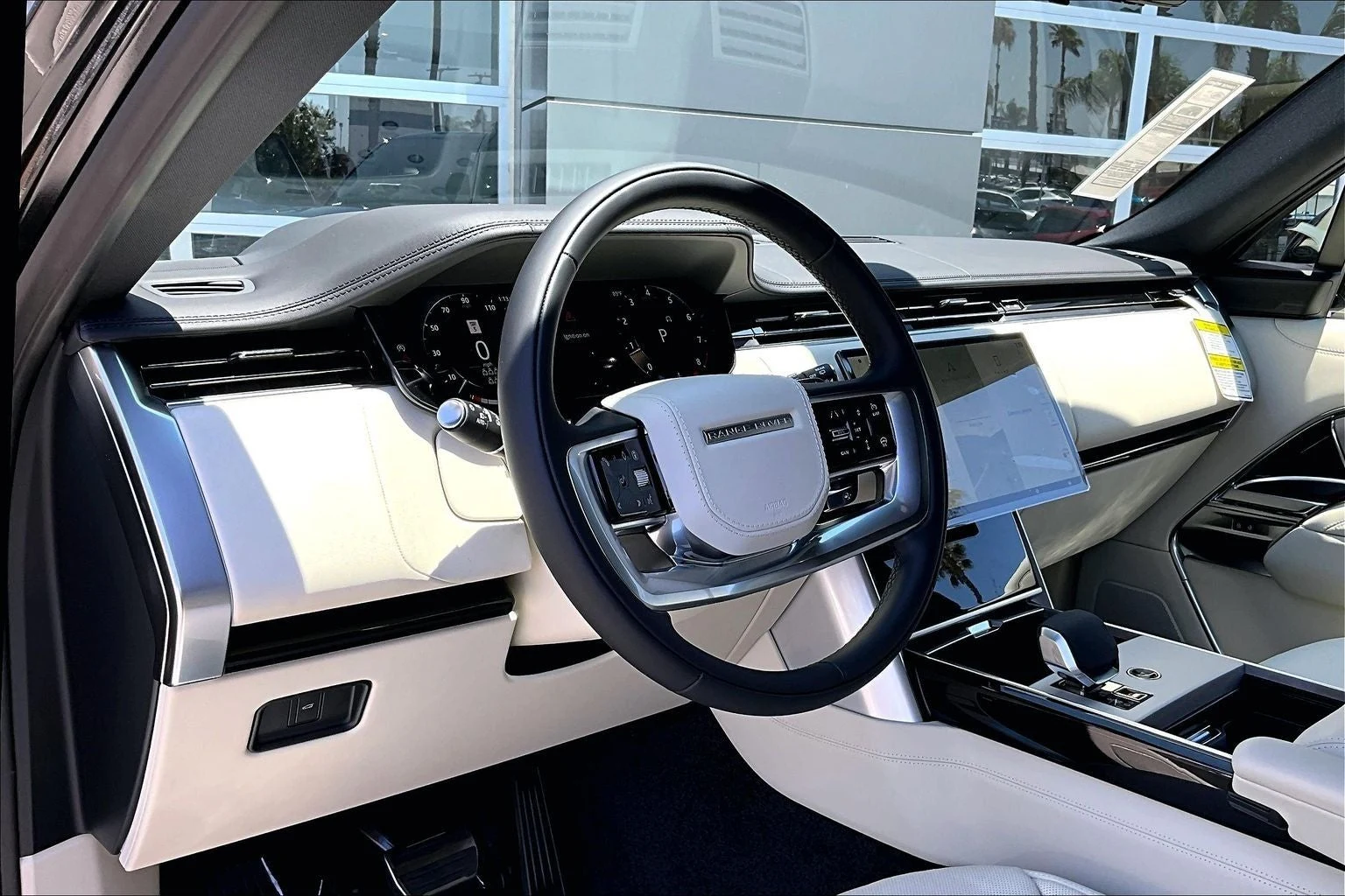 2026 Land Rover Range Rover SE LWB (L460), 6/15