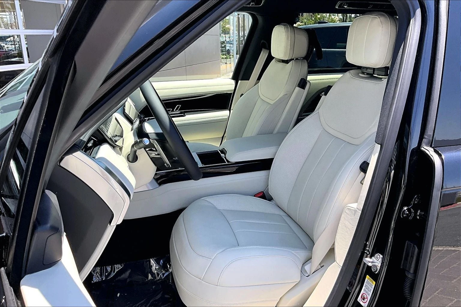 2026 Land Rover Range Rover SE LWB (L460), 9/15