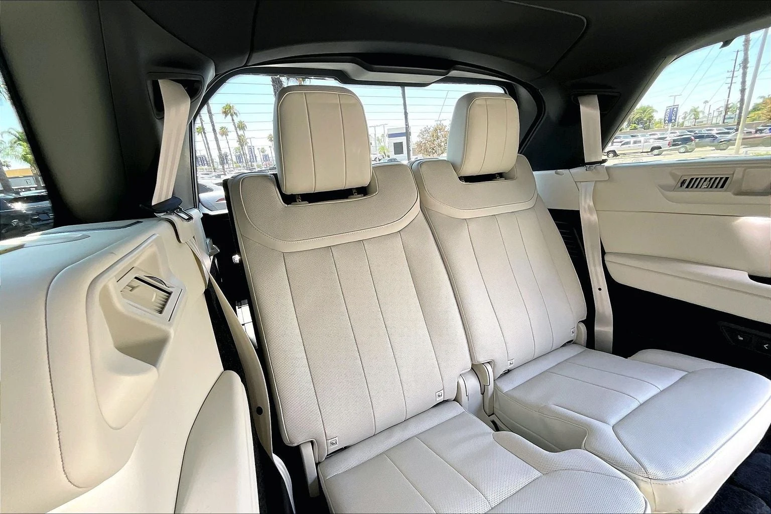 2026 Land Rover Range Rover SE LWB (L460), 11/15