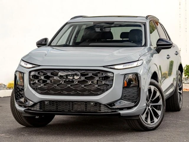 Audi Q3 S line quattro (FJ) · Arrow Gray Pearl Effect · Indigo Auto Group