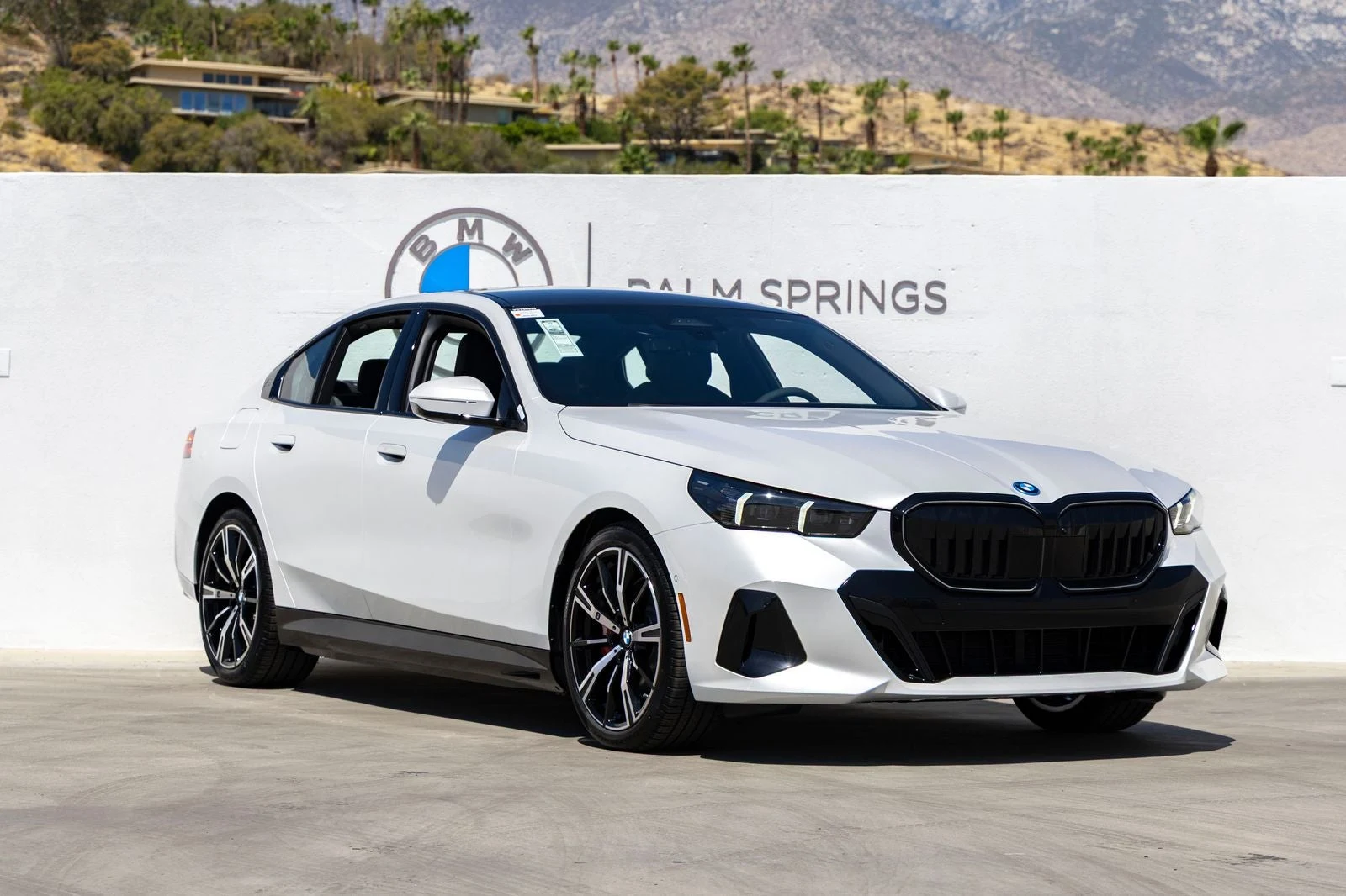 2027 BMW 550e xDrive (G60), 2/20