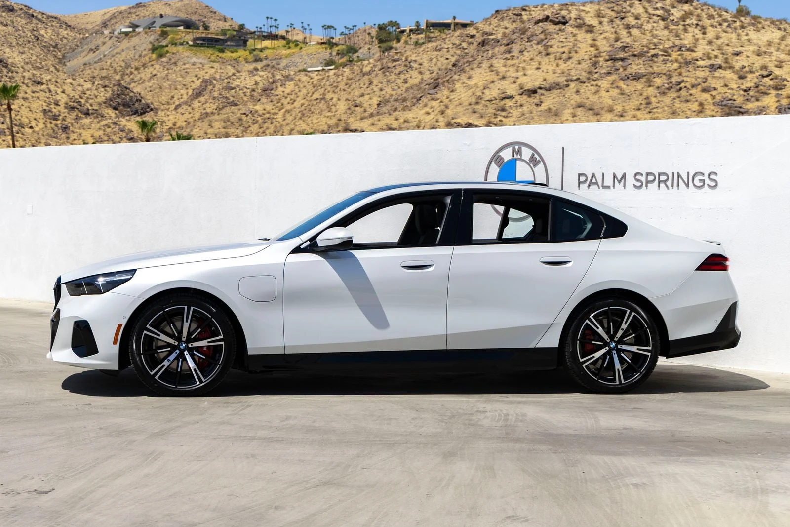 2027 BMW 550e xDrive (G60), 3/20