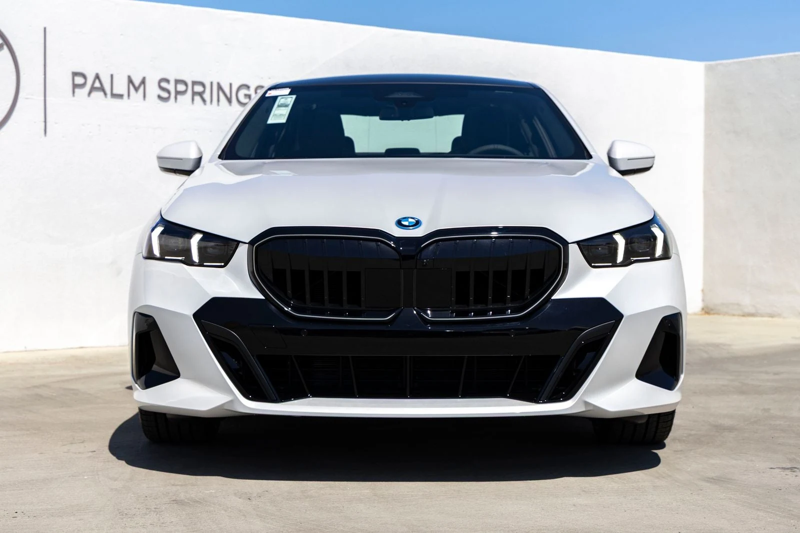 2027 BMW 550e xDrive (G60), 4/20