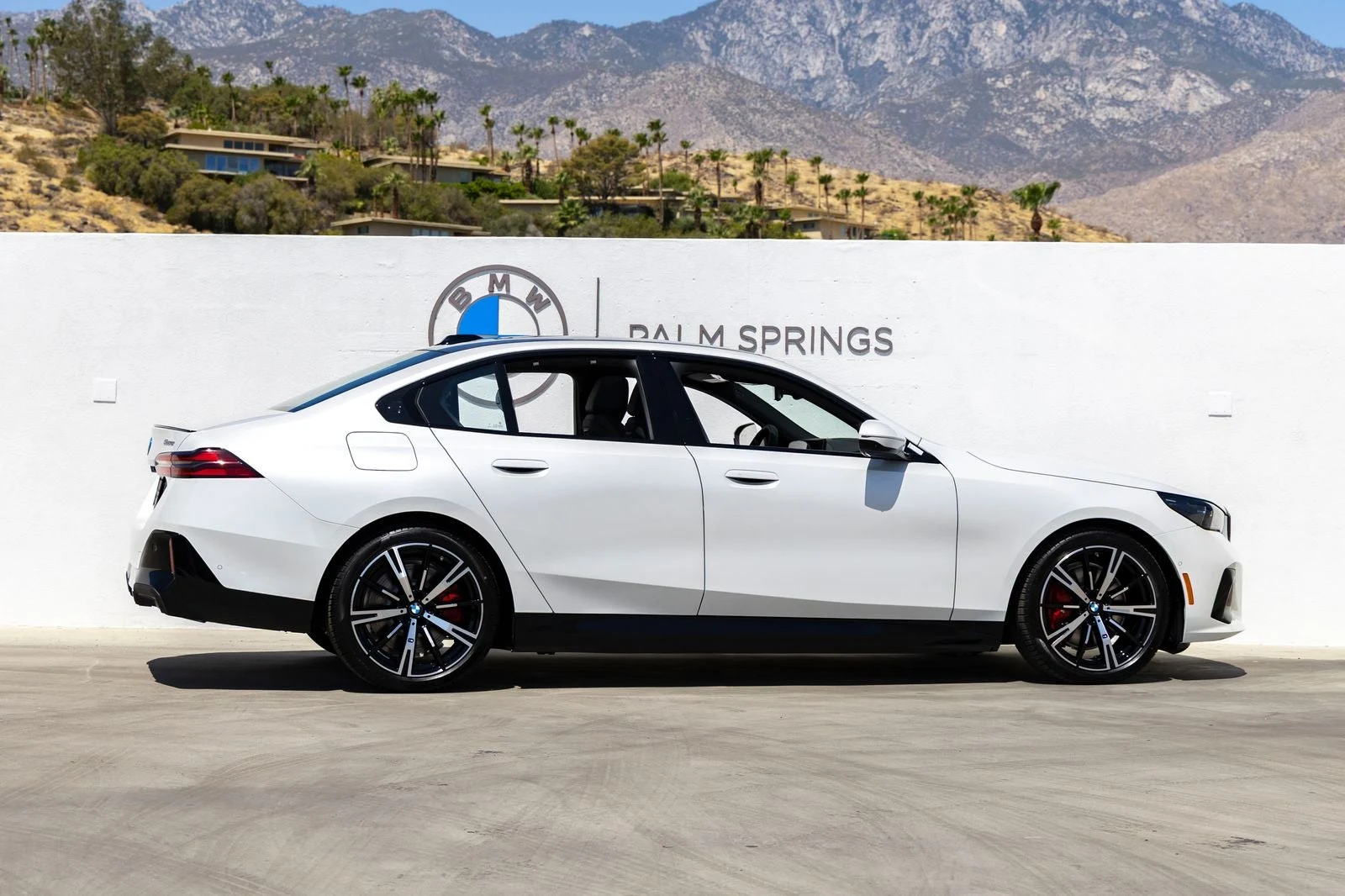 2027 BMW 550e xDrive (G60), 5/20