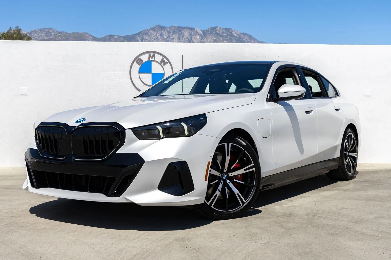 2027 BMW 550e xDrive (G60), 8/20