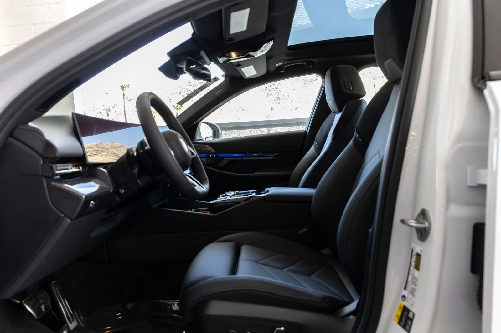 2027 BMW 550e xDrive (G60), 16/20
