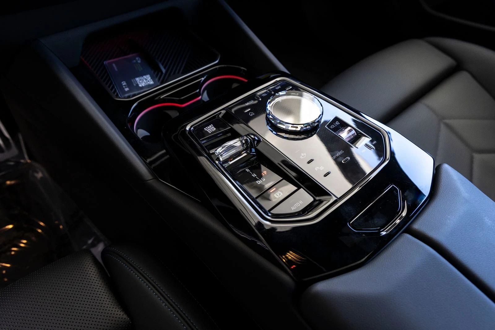 2027 BMW 550e xDrive (G60), 20/20