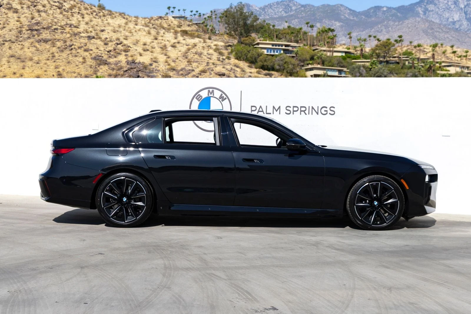 2026 BMW 750e xDrive (G70), 6/20