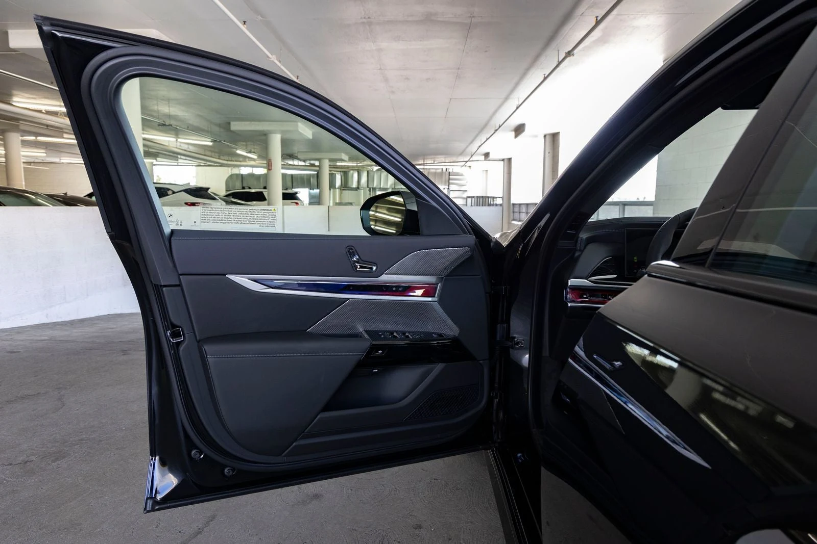 2026 BMW 750e xDrive (G70), 13/20
