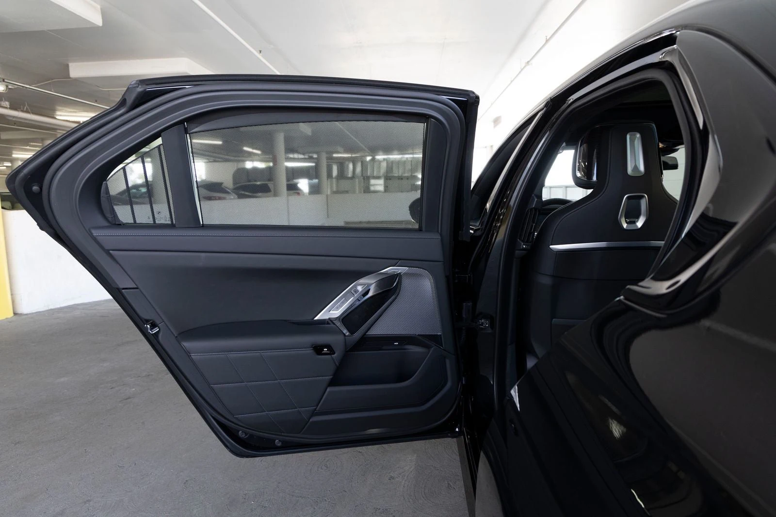 2026 BMW 750e xDrive (G70), 20/20