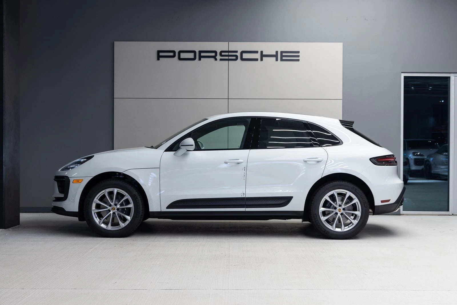 2026 Porsche Macan (95B), 2/20