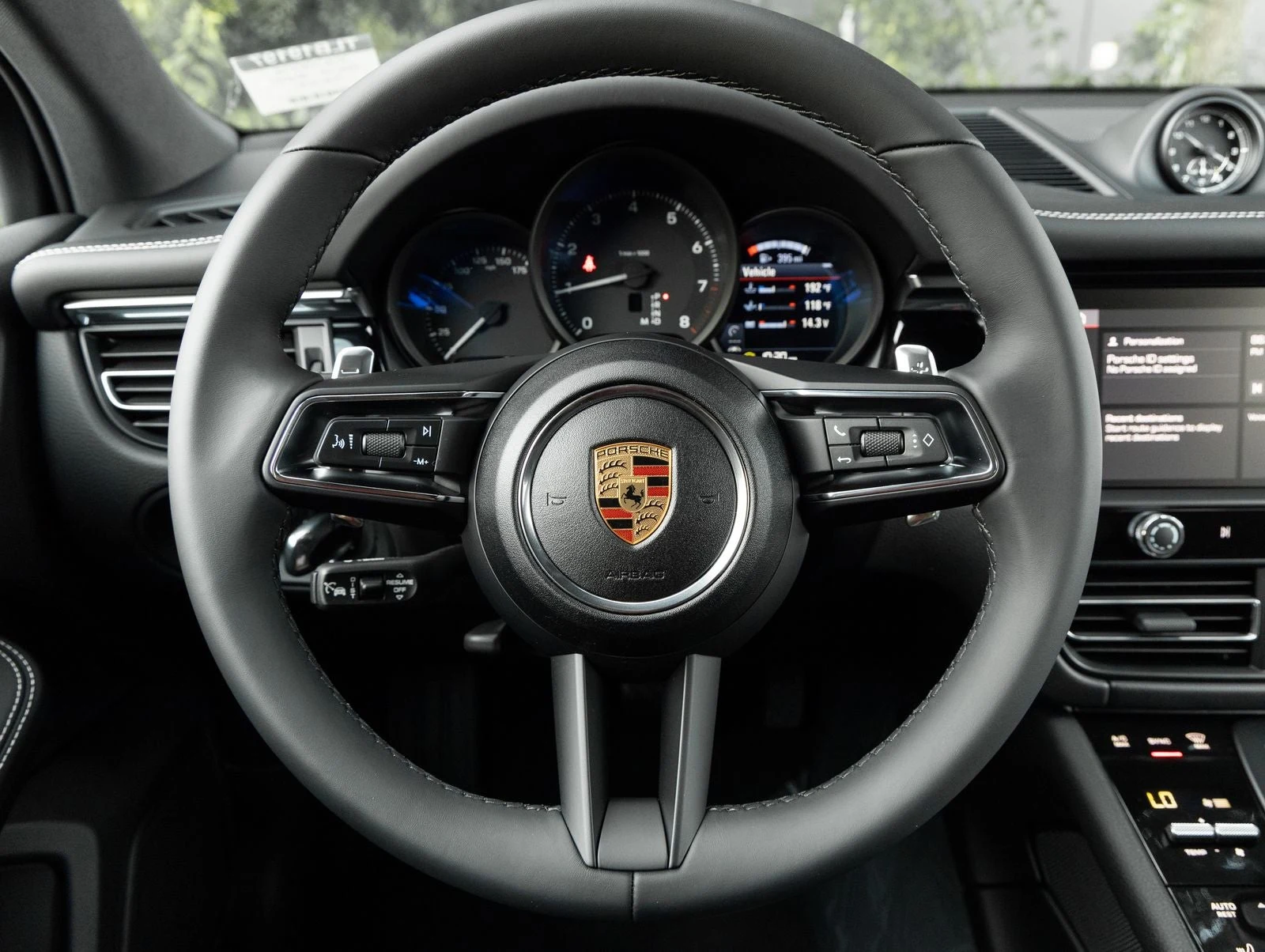 2026 Porsche Macan (95B), 13/20