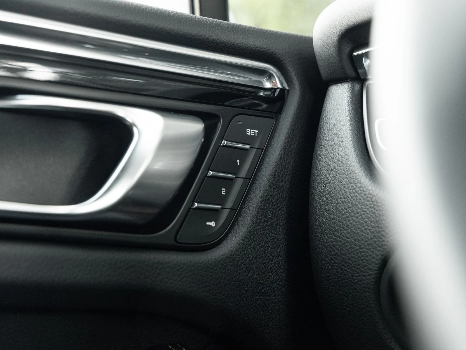2026 Porsche Macan (95B), 18/20