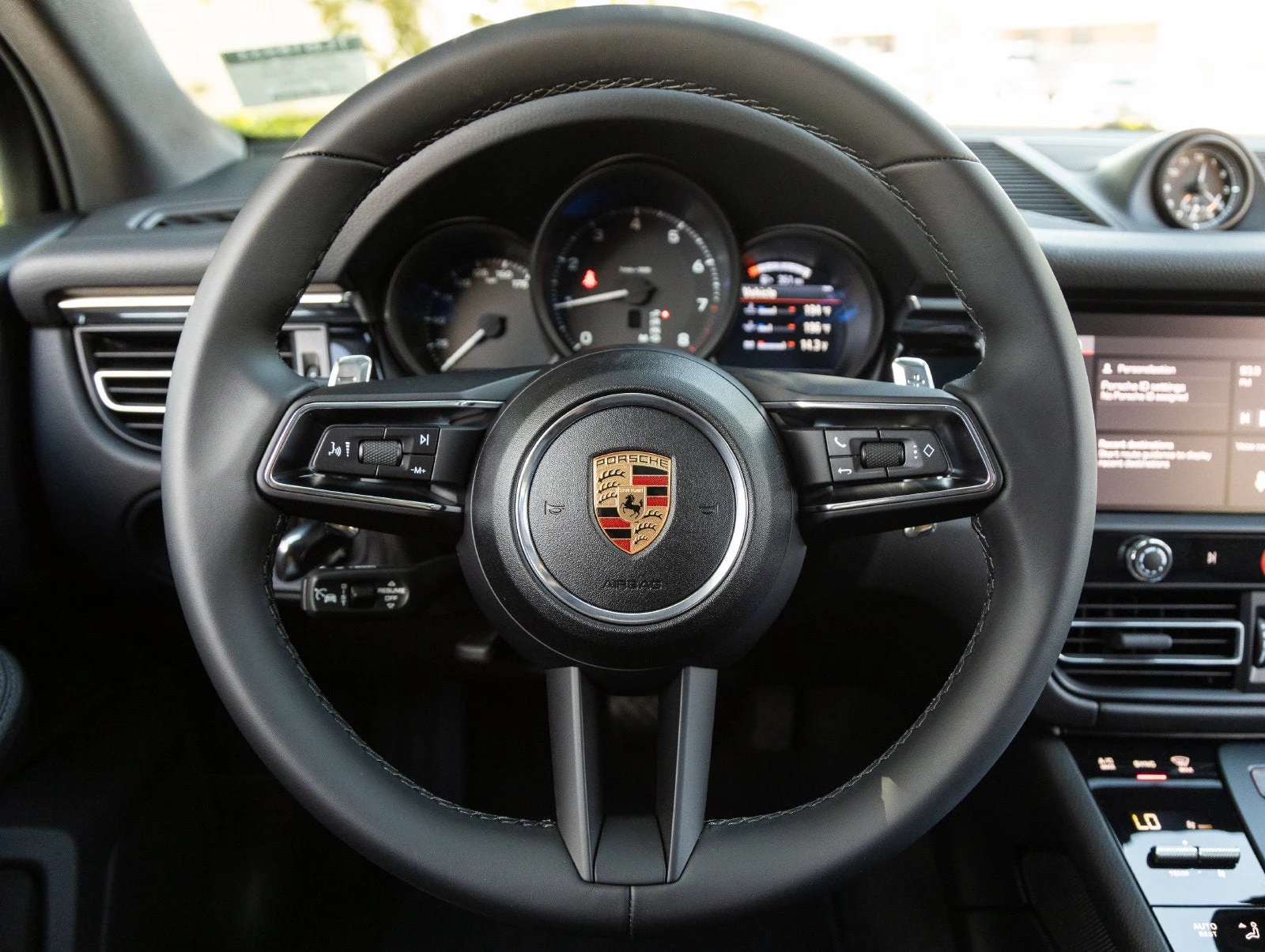 2026 Porsche Macan (95B), 13/20