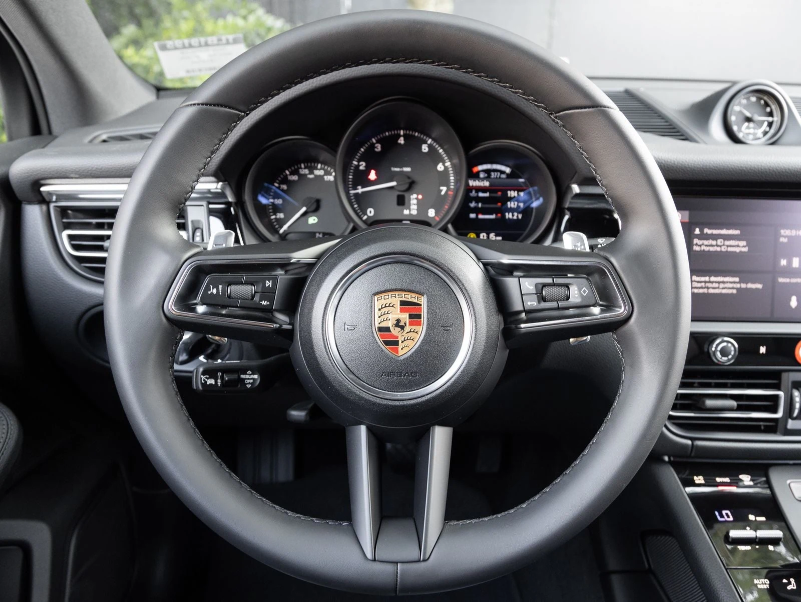 2026 Porsche Macan (95B), 13/20