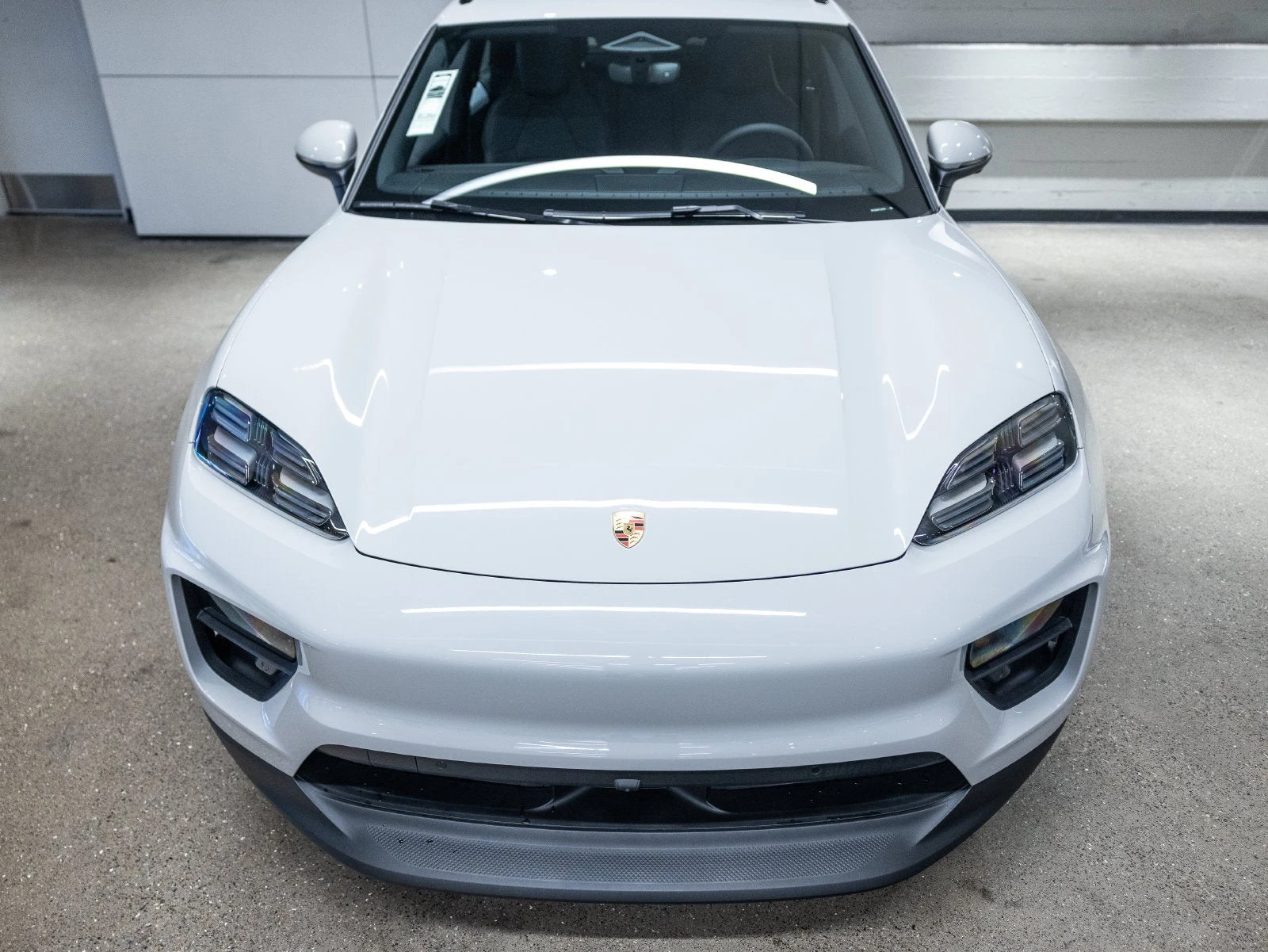 2026 Porsche Macan Electric (XAB), 8/20