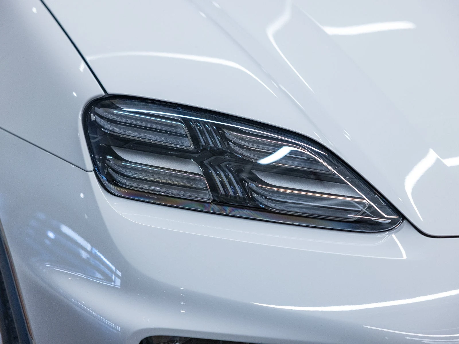 2026 Porsche Macan Electric (XAB), 9/20