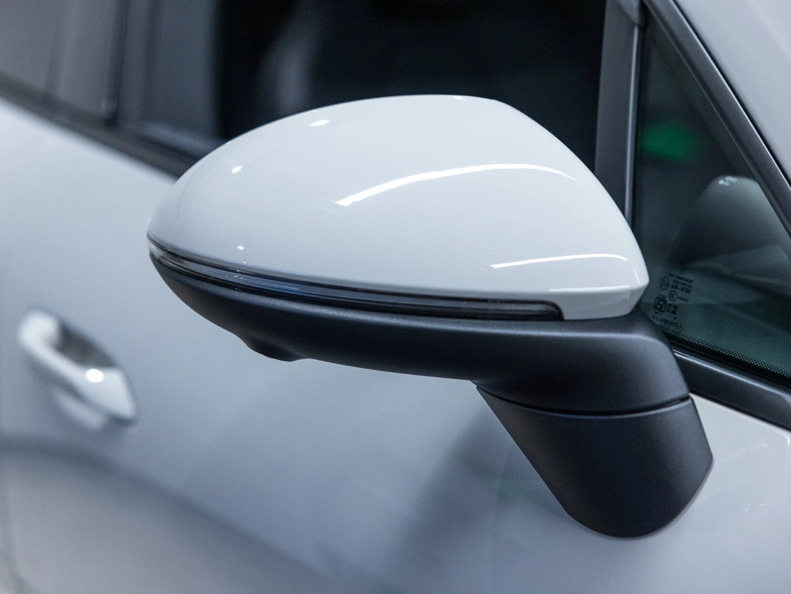 2026 Porsche Macan Electric (XAB), 10/20