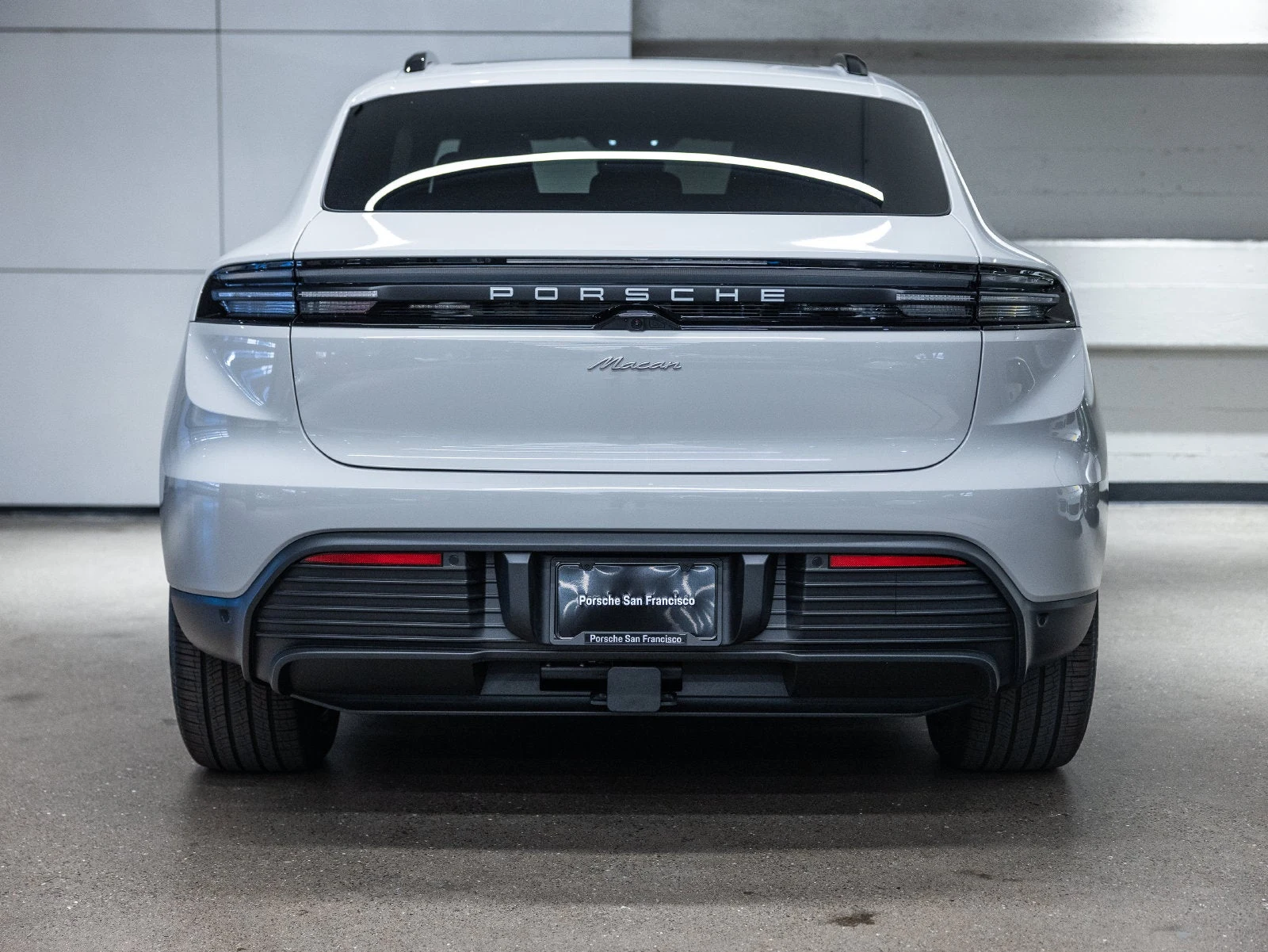 2026 Porsche Macan Electric (XAB), 19/20