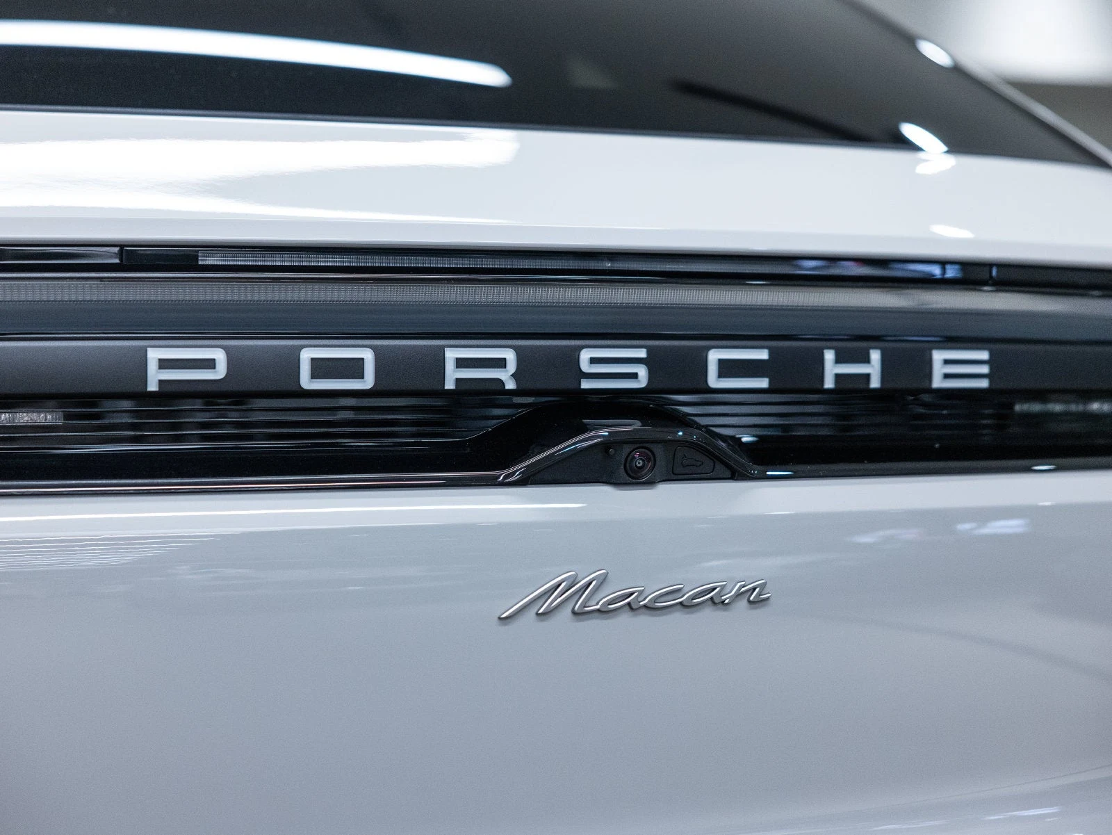 2026 Porsche Macan Electric (XAB), 20/20
