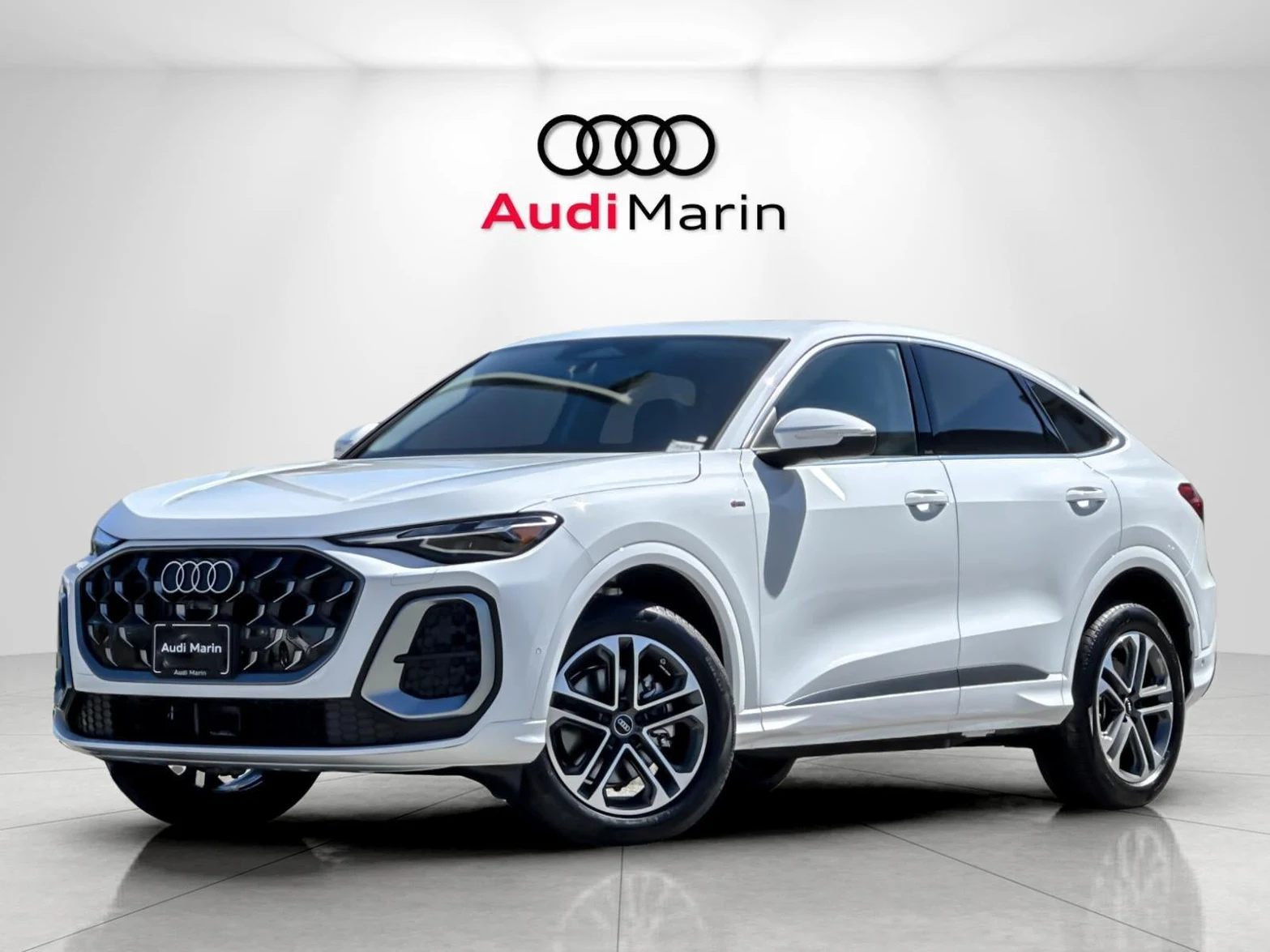 Audi Q5 Sportback Premium quattro (GU) · Arkona White · Indigo Auto Group
