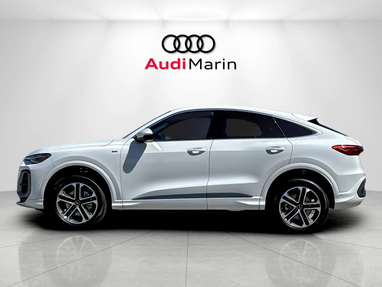 2026 Audi Q5 Sportback Premium quattro (GU), 2/20