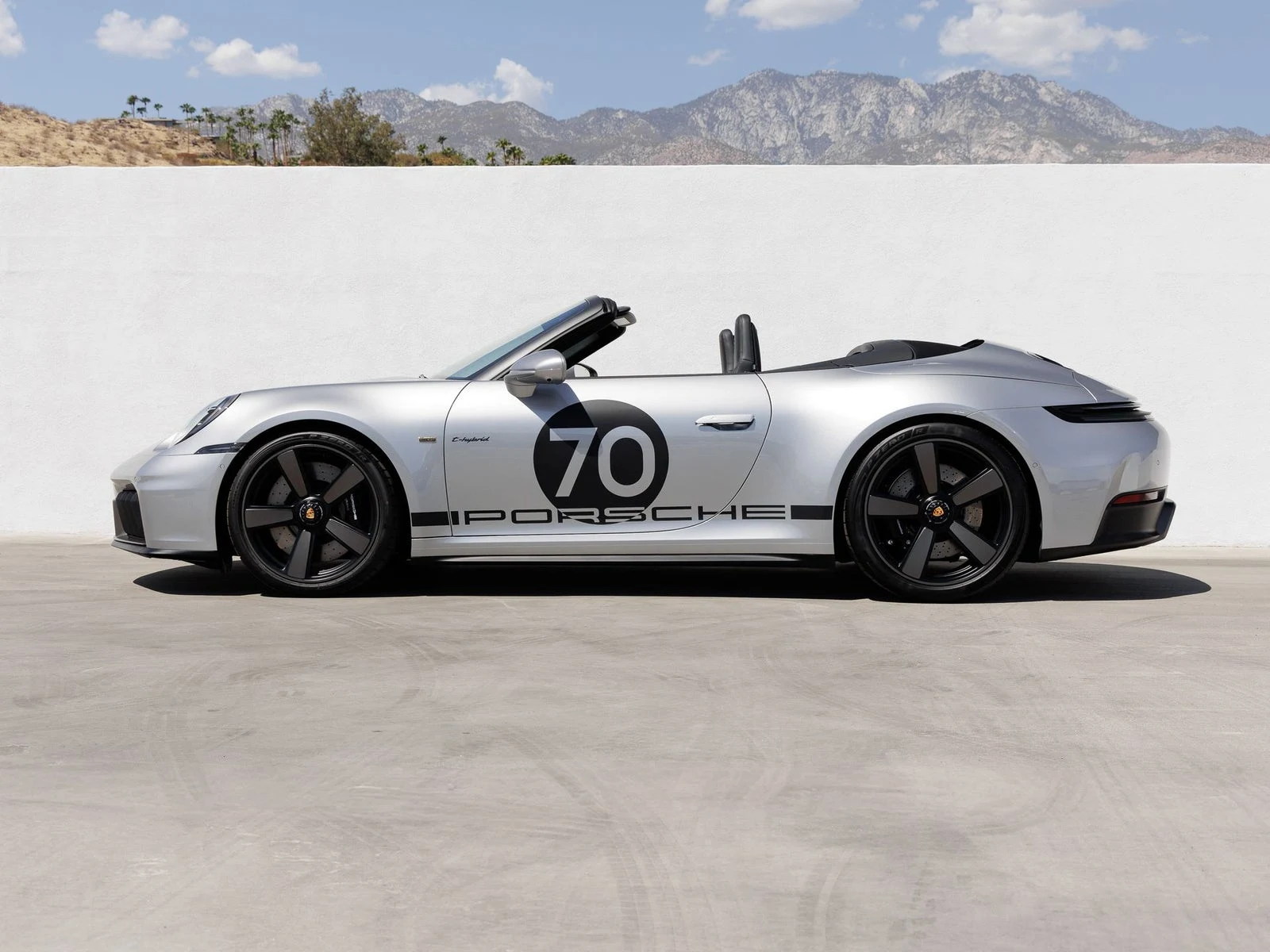 2026 Porsche 911 Spirit 70, 2/20