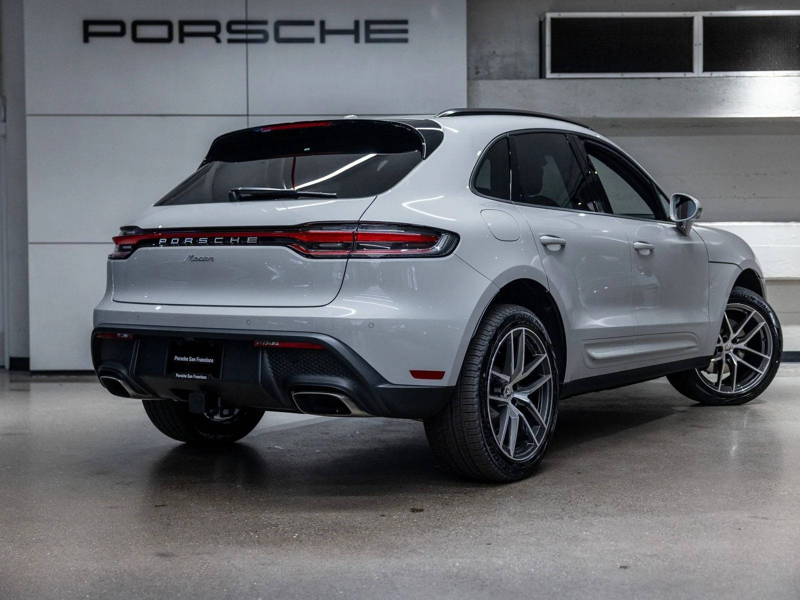 2026 Porsche Macan (95B), 8/20