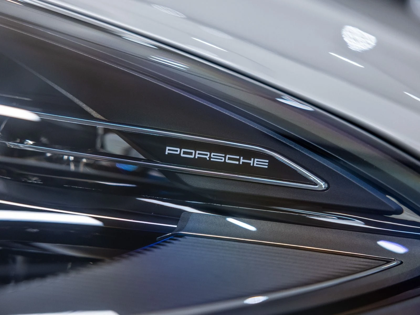 2026 Porsche Macan (95B), 19/20