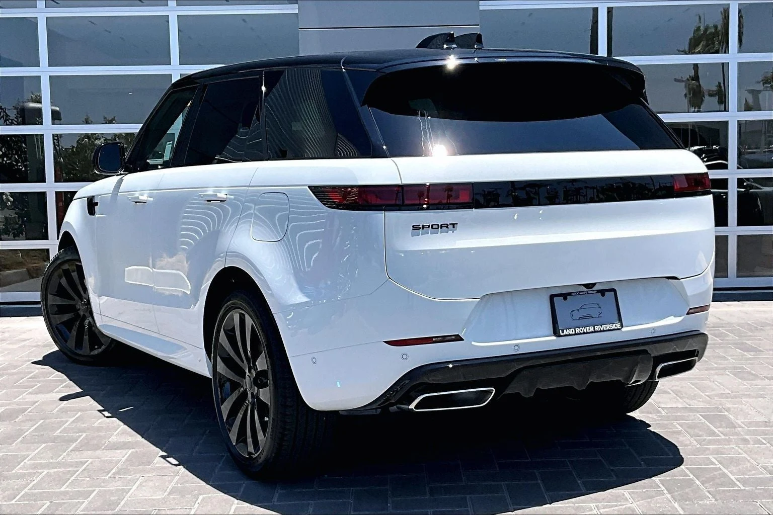 2026 Land Rover Range Rover Sport Plug-In Hybrid Dynamic SE (L461), 3/14