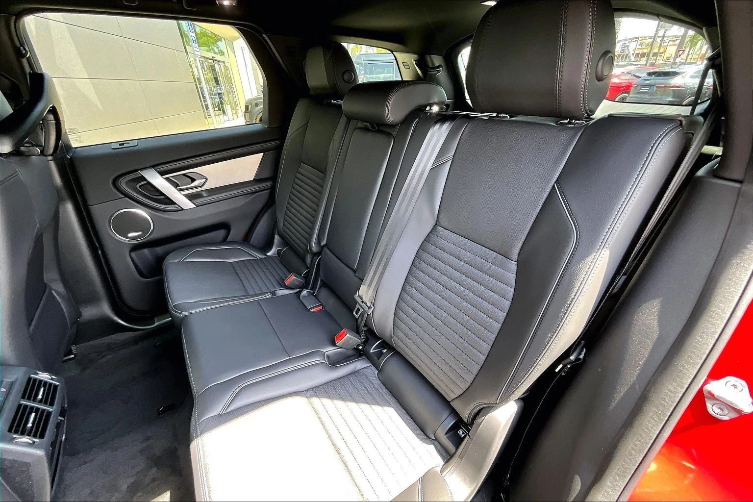 2026 Land Rover Discovery Sport Landmark (L550), 10/15